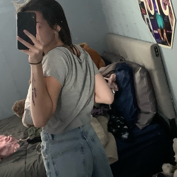 red and white tommy hilfiger crop top - Picture 2 of 6